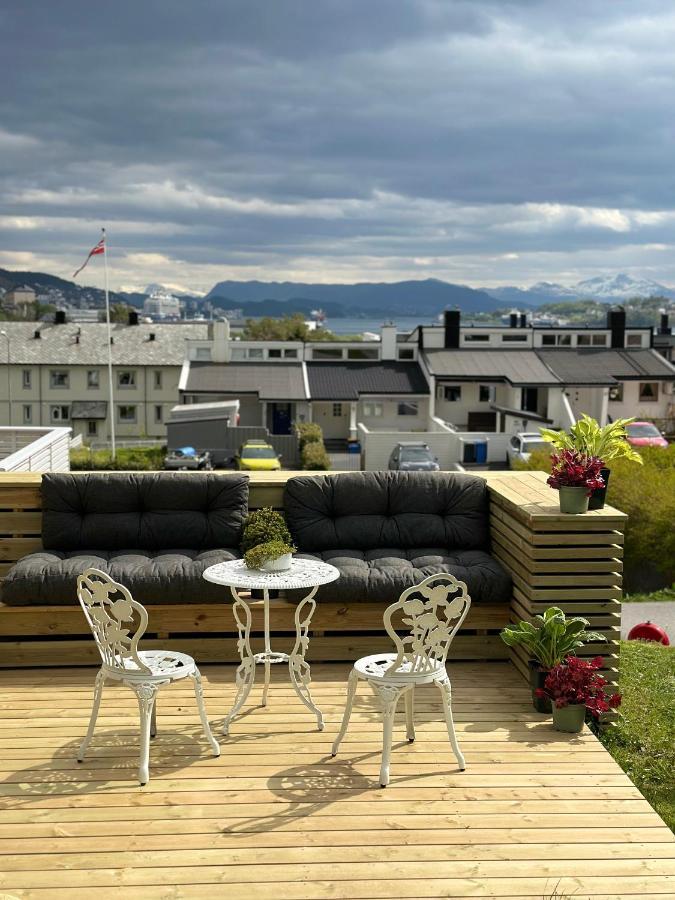 Basement Apartment With Parking 奥勒松 外观 照片